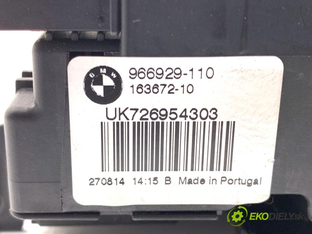 BMW F31 Kombi 2014 135 kW 320 d xDrive 1995 zámok dverí zad 7269543