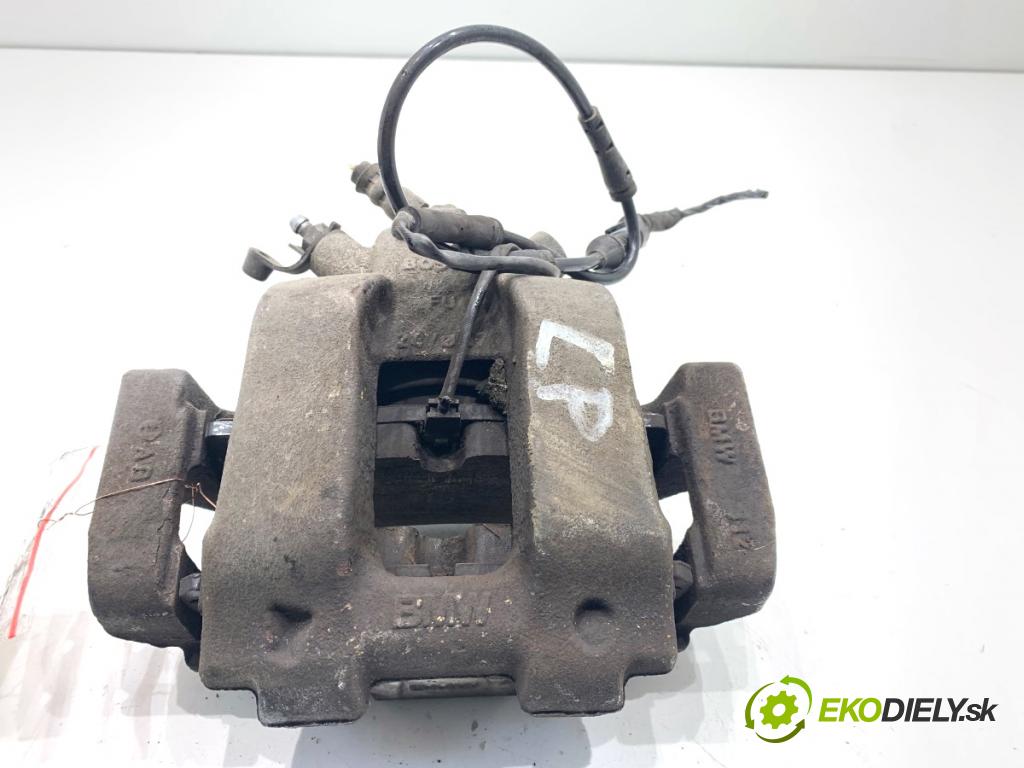 BMW F31 Kombi 2014 135 kW 320 d xDrive 1995 Brzdič strmeň ľavy predný 