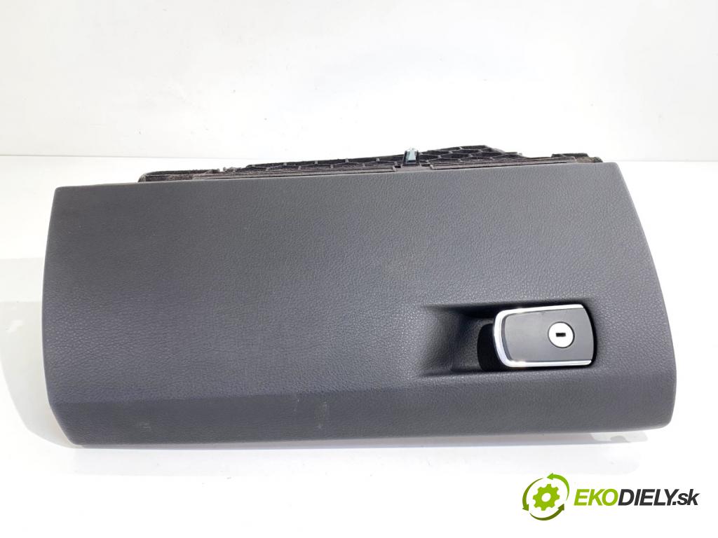 BMW F31 Kombi 2014 135 kW 320 d xDrive 1995 Priehradka, kastlík spolujazdca  (Priehradka (kastlík))