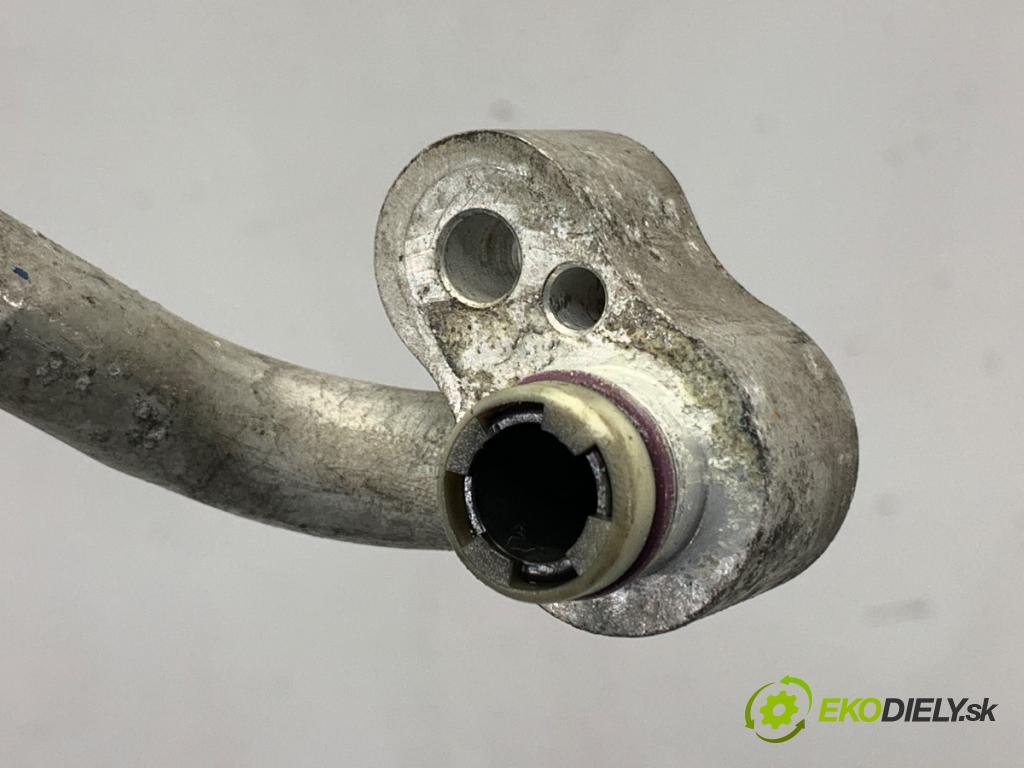 BMW F31 Kombi 2014 135 kW 320 d xDrive 1995 rúrka klimatizace 9212082 (Trubka klimatizace)