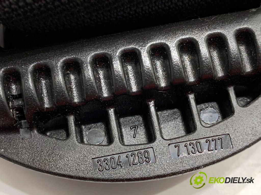 BMW F31 Kombi 2014 135 kW 320 d xDrive 1995 Držiak BEZPEČNOSŤ pravy predný 7243308