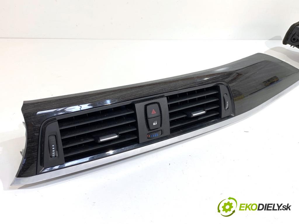 BMW F31 Kombi 2014 135 kW 320 d xDrive 1995 lišty kryt 9218552 7275492 (Lišta)