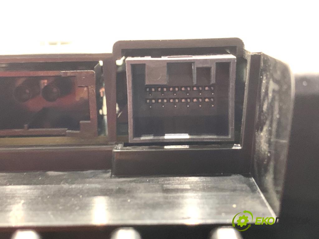 BMW F31 Kombi 2014 135 kW 320 d xDrive 1995 prístrojovka 9232895 (Přístrojová deska)