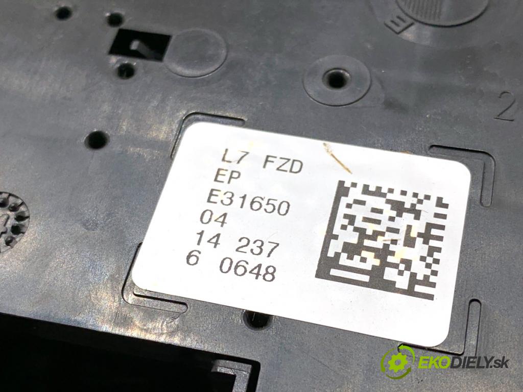 BMW F31 Kombi 2014 135 kW 320 d xDrive 1995 světlo stropní 9263878