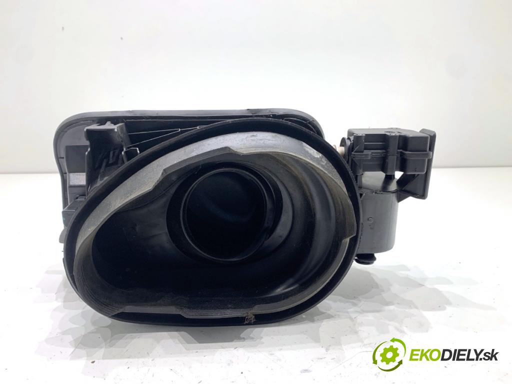 BMW F31 Kombi 2014 135 kW 320 d xDrive 1995 dvířka nádrže paliva  (Klika dveří ostatní)