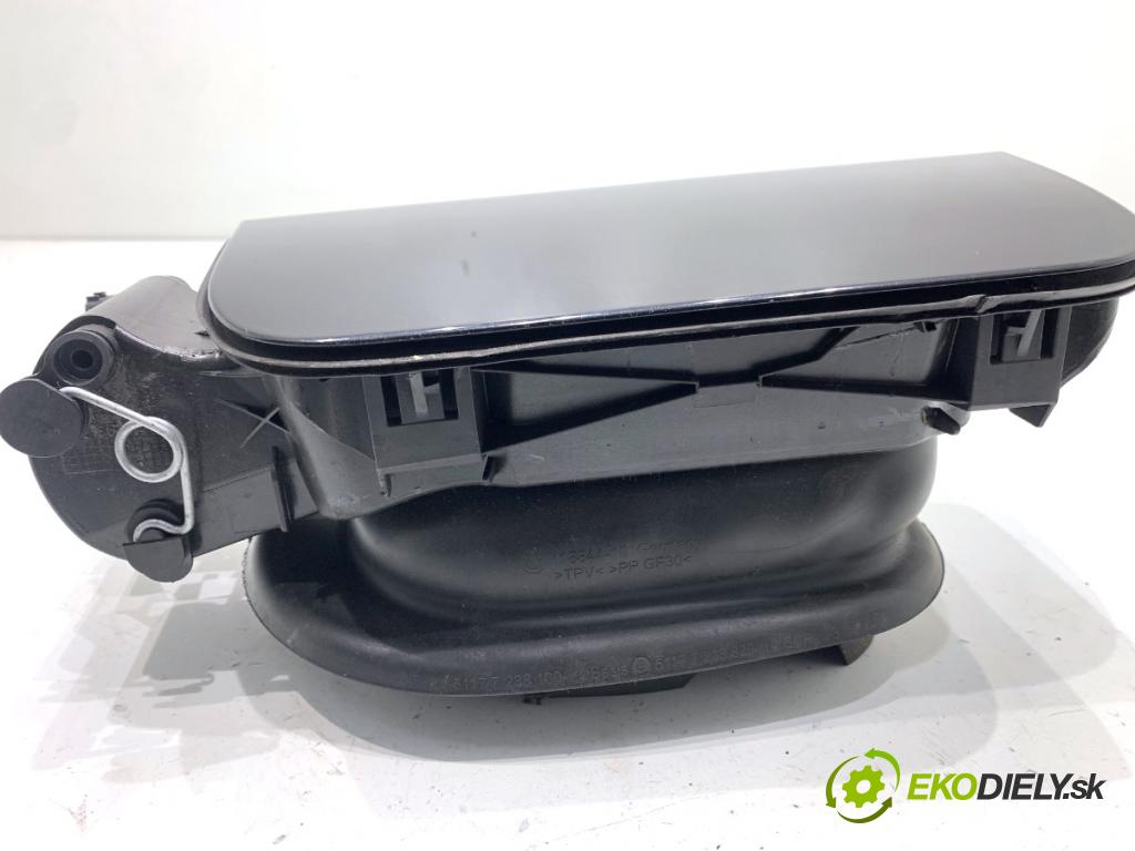 BMW F31 Kombi 2014 135 kW 320 d xDrive 1995 dvířka nádrže paliva  (Klika dveří ostatní)