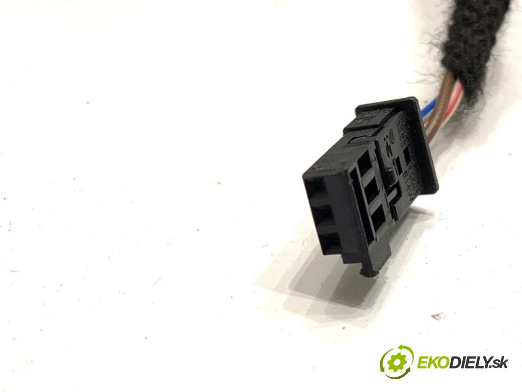 BMW F31 Kombi 2014 135 kW 320 d xDrive 1995 káblovačka dveře zadní část pravý 9366761