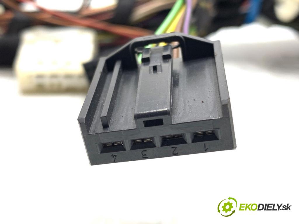 BMW F31 Kombi 2014 135 kW 320 d xDrive 1995 káblovačka dveří kufra zadní část 9326073