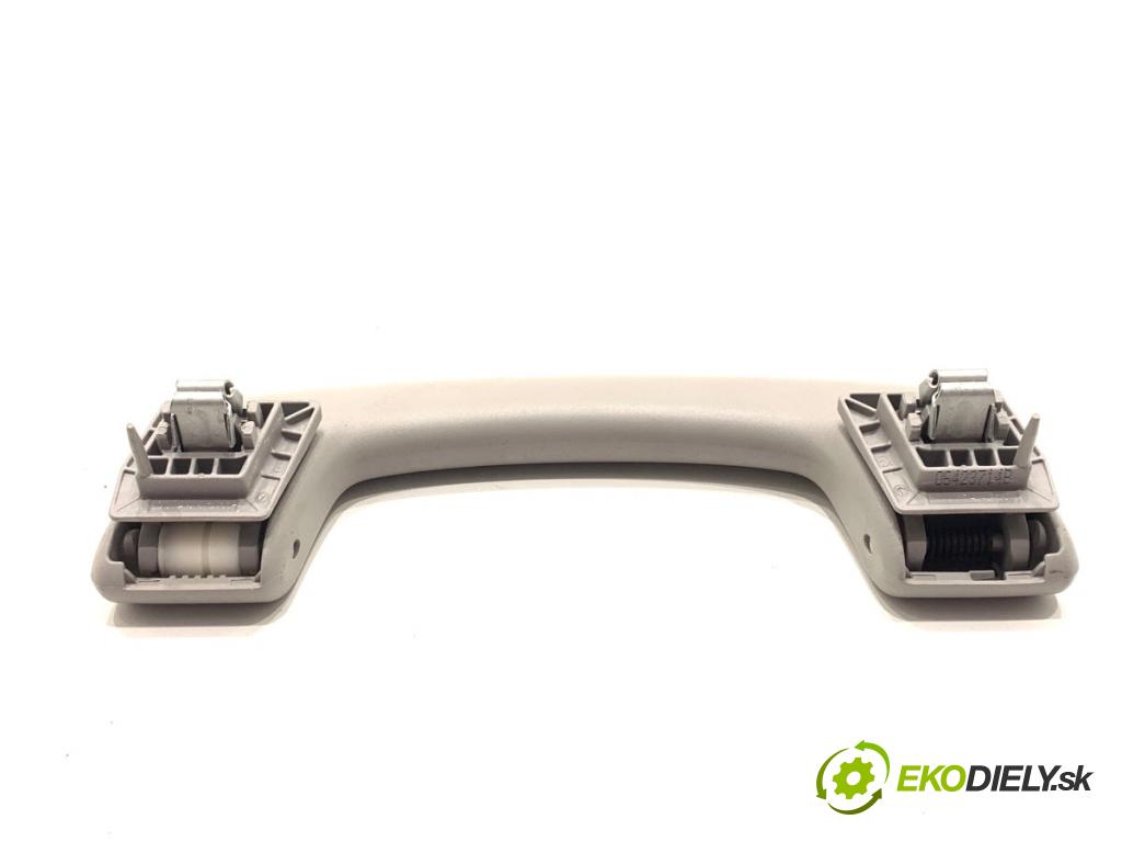 BMW F31 Kombi 2014 135 kW 320 d xDrive 1995 držadlo čalounění