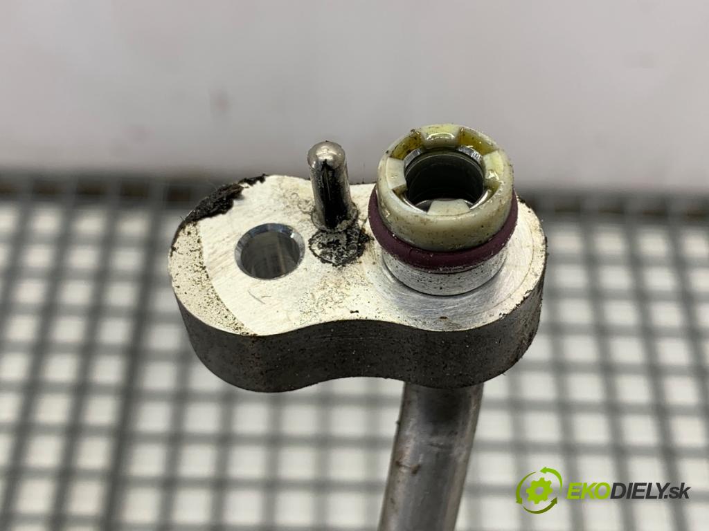 BMW F31 Kombi 2014 135 kW 320 d xDrive 1995 rúrka klimatizácie 9212236 (Rúrka klimatizácie)