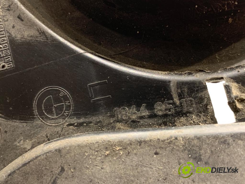 BMW F31 Kombi 2014 135 kW 320 d xDrive 1995 Mriežky nárazníka pravy predný 7281919