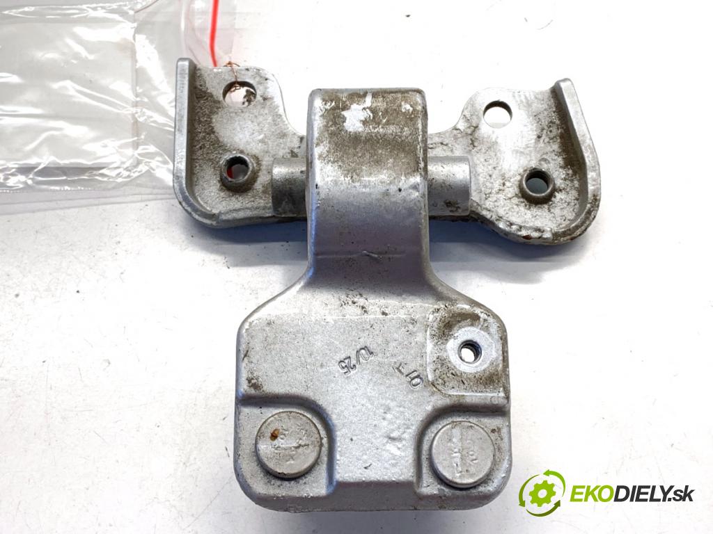 MERCEDES-BENZ S212 Kombi 2010 170 kW E 350 CDI 4-matic (212.289) 2987 závěs dveří zadní část pravý 