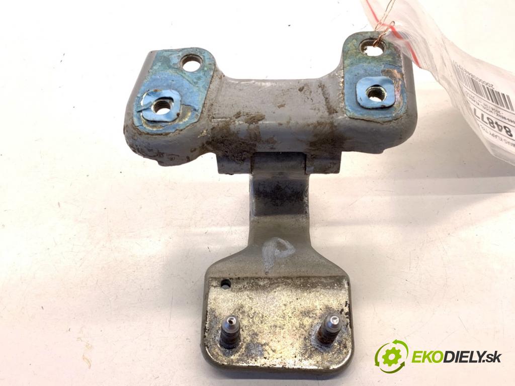 MERCEDES-BENZ S212 Kombi 2010 170 kW E 350 CDI 4-matic (212.289) 2987 závěs dveří zadní část pravý