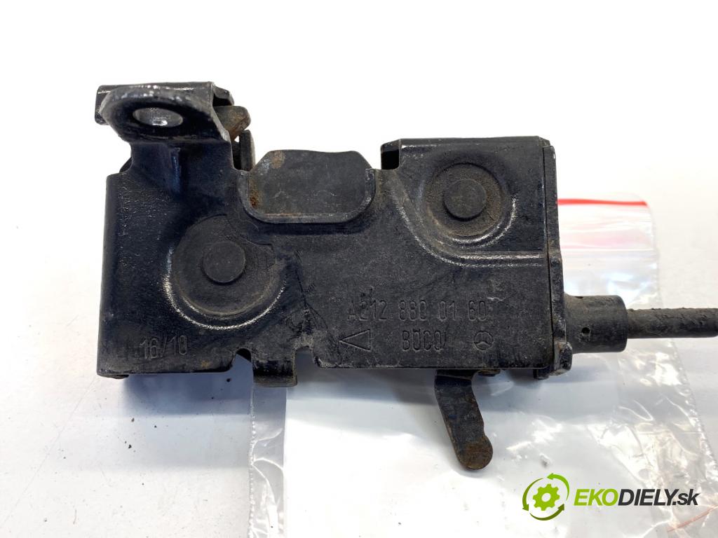 MERCEDES-BENZ S212 Kombi 2010 170 kW E 350 CDI 4-matic (212.289) 2987 zámok kapoty predný ľavy A2128800160