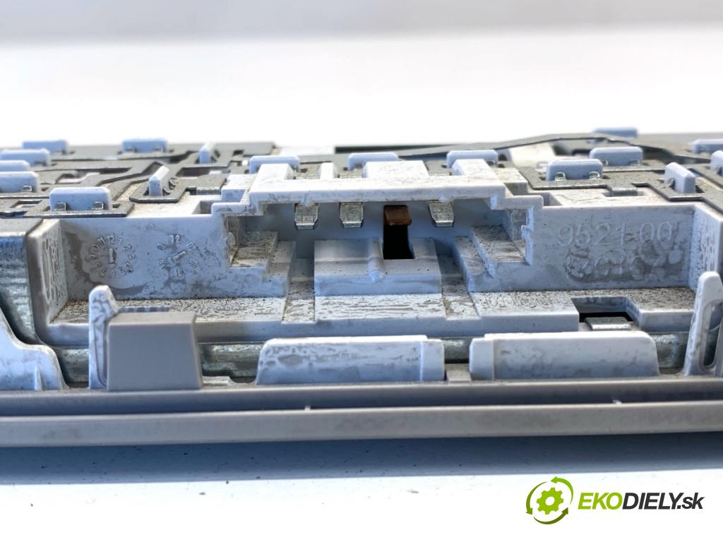 MERCEDES-BENZ S212 Kombi 2010 170 kW E 350 CDI 4-matic (212.289) 2987 Svetlo stropné