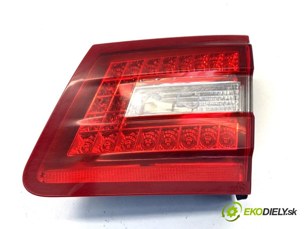 MERCEDES-BENZ S212 Kombi 2010 170 kW E 350 CDI 4-matic (212.289) 2987 Svetlo pravy zad vnútorná A055364