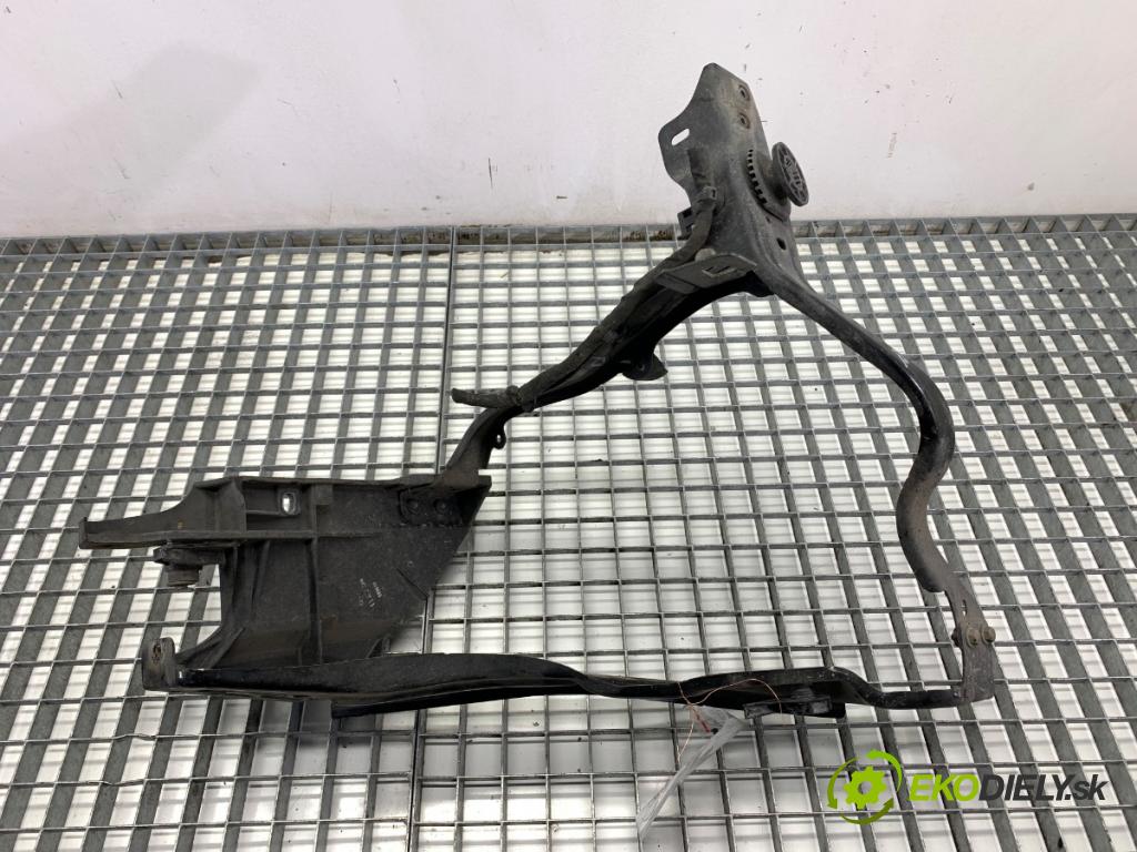 MERCEDES-BENZ S212 Kombi 2010 170 kW E 350 CDI 4-matic (212.289) 2987 uchytenia svetla pravé 212620030