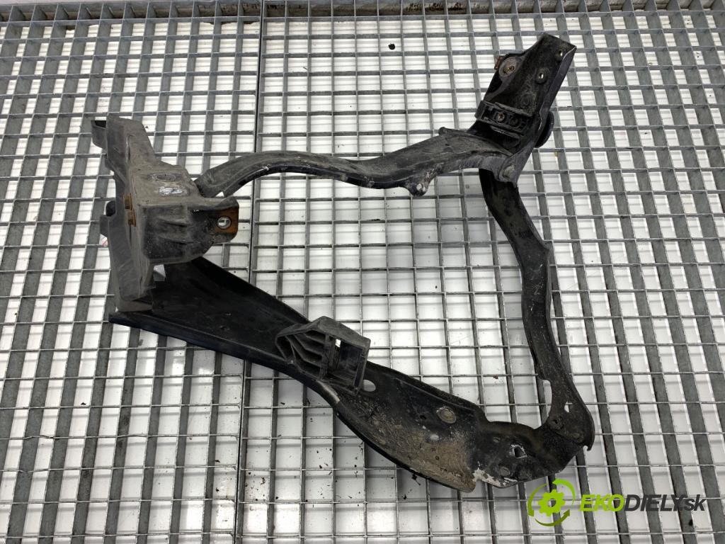 MERCEDES-BENZ S212 Kombi 2010 170 kW E 350 CDI 4-matic (212.289) 2987 uchytenia svetla ľavy 212620029