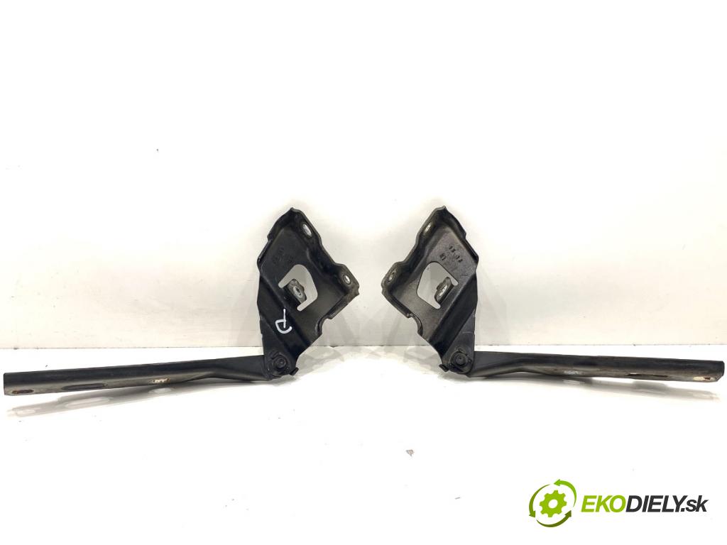 AUDI A4 B8 Kombi 2013 130 kW 2.0 TDI quattro 1968 závěs kapoty přední část 8K0823302D