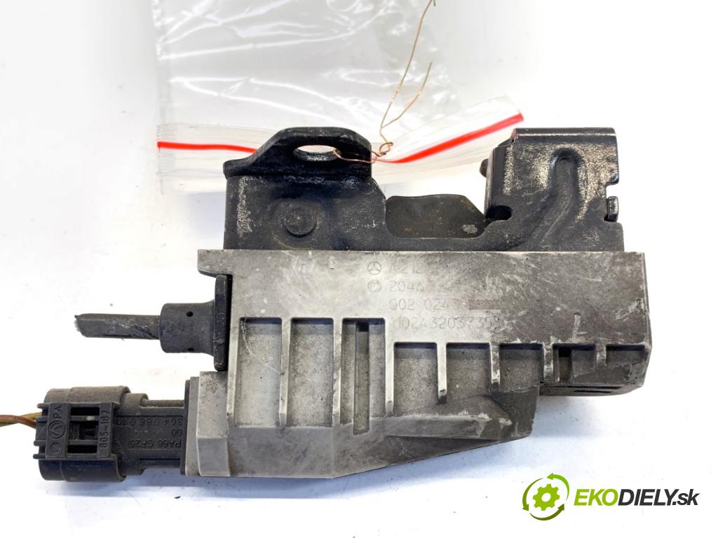 MERCEDES-BENZ S212 Kombi 2010 170 kW E 350 CDI 4-matic (212.289) 2987 zámok kapoty predný pravy A2128210251