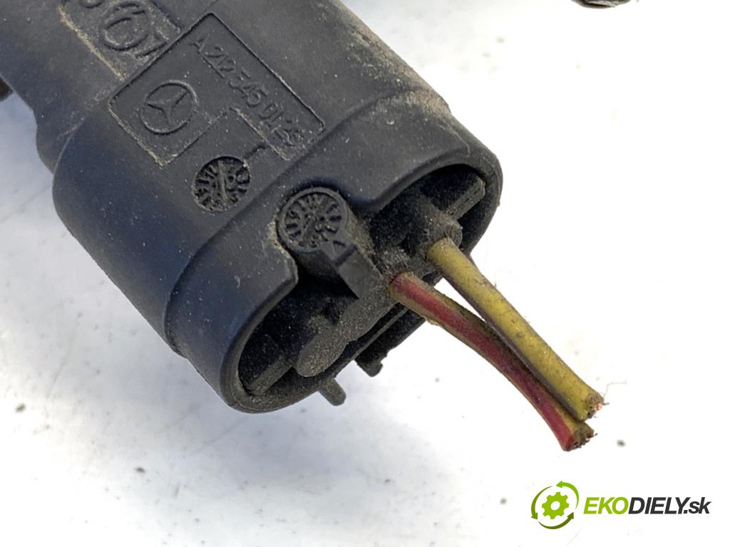 MERCEDES-BENZ S212 Kombi 2010 170 kW E 350 CDI 4-matic (212.289) 2987 zámok kapoty predný pravy A2128210251