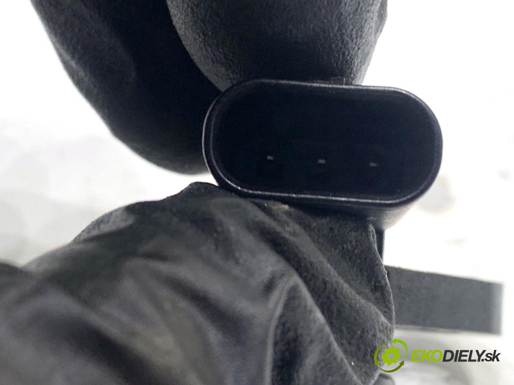 NISSAN QASHQAI J11 SUV 2019 103 kW 1.3 DIG-T 1332 snímač pozice vačkového hřídele 237317290R (Snímač polohy klikového hřídele)