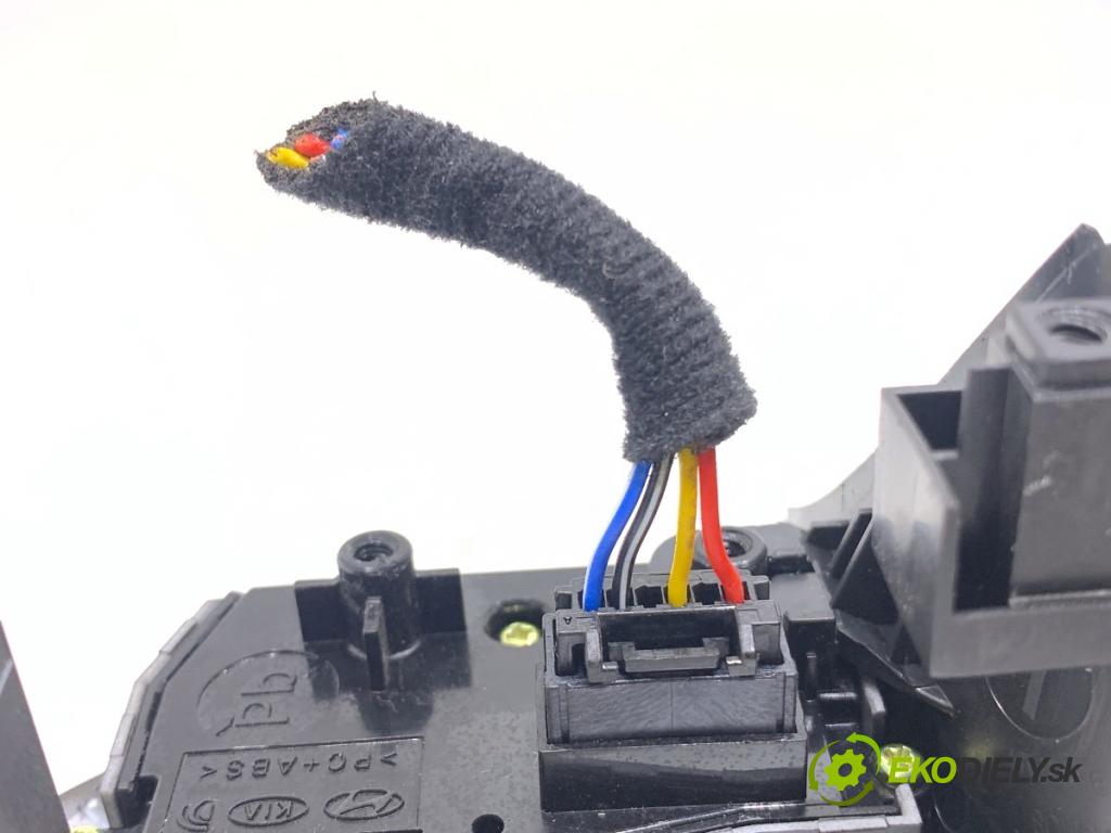 HYUNDAI i30  2024 71 kW 1.5 DPI   (1498 ccm / 71 kW / 97 KM) 1498 SPÍNAČE: volantu 96720-G4770