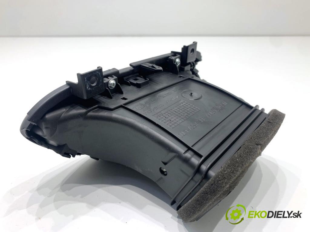 HYUNDAI i30  2024 71 kW 1.5 DPI   (1498 ccm / 71 kW / 97 KM) 1498 mří topení pravý přední část 97490-G4000