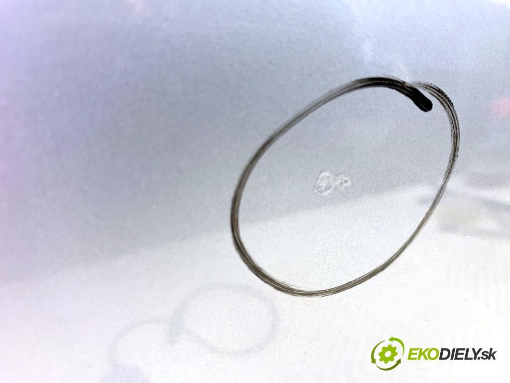 HYUNDAI ix35 SUV 2013 135 kW 2.0 CRDi 4WD 1995 dveře pravý přední část RAH