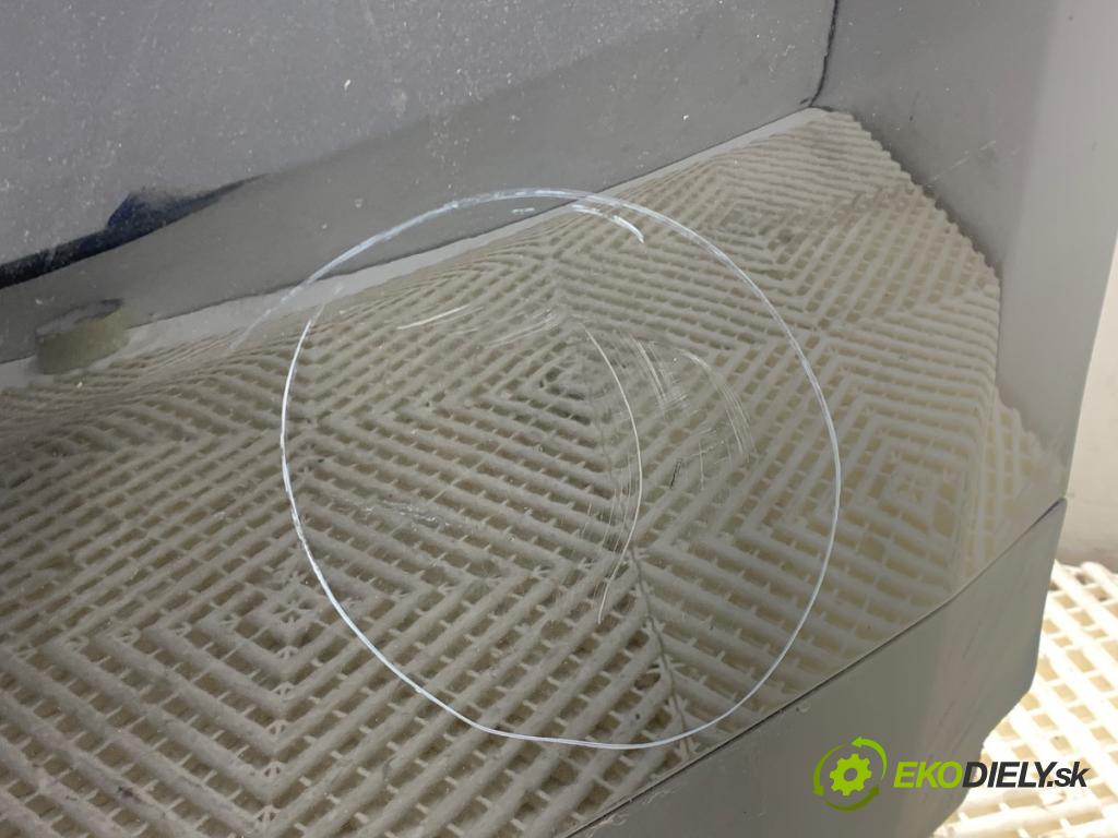 JAGUAR F-PACE SUV 2016 120 kW 2.0 TD4 1999 Nárazník zad  (Kľučka dverí ostatné)