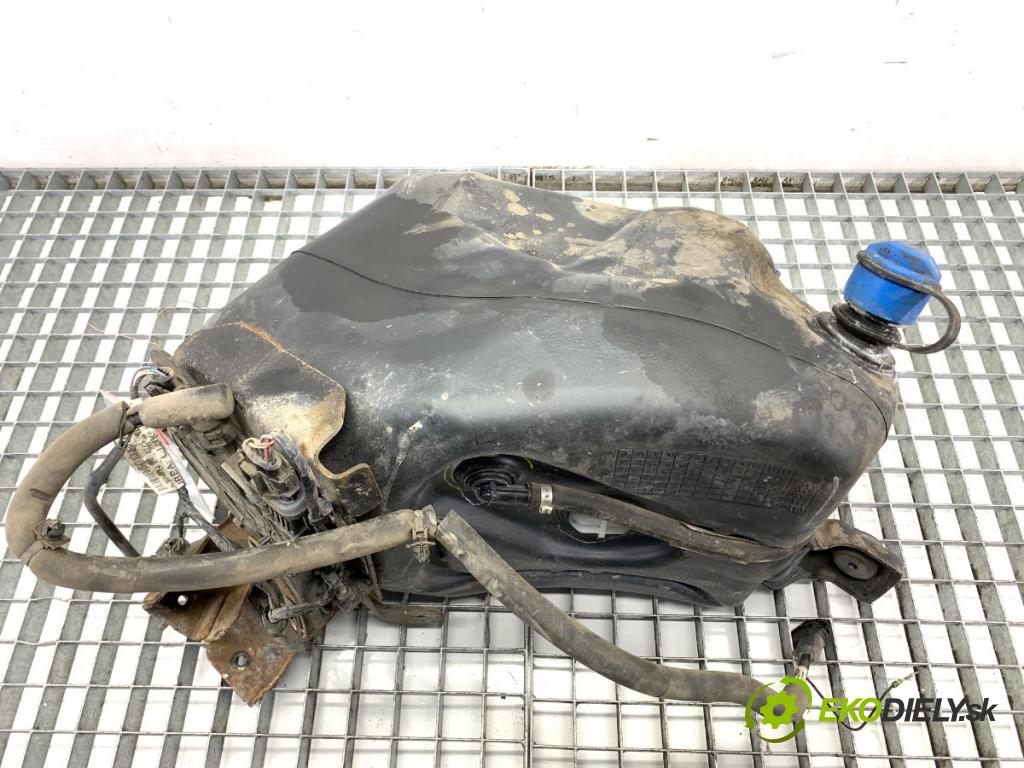 JAGUAR F-PACE SUV 2016 120 kW 2.0 TD4 1999 Nádržka SCR: HK835J228AD