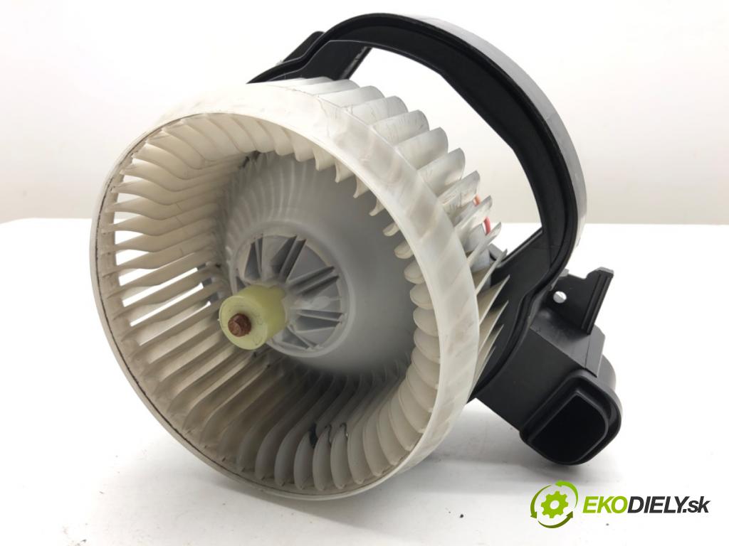 JAGUAR F-PACE SUV 2016 120 kW 2.0 TD4 1999 topení MF116360-2671