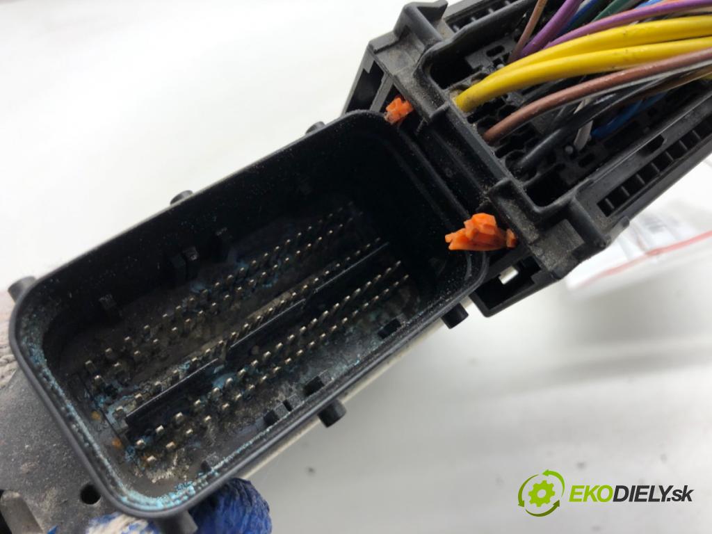 JAGUAR F-PACE SUV 2016 120 kW 2.0 TD4 1999 riadiaca jednotka Motor HX73-12C520-FCB (Riadiaca jednotka)