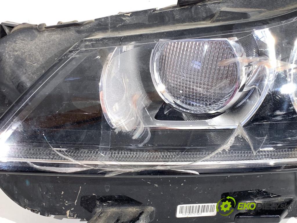 JAGUAR F-PACE SUV 2016 120 kW 2.0 TD4 1999 světlomet levý přední část GX63-13W030-EE