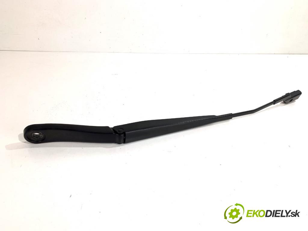 JAGUAR F-PACE SUV 2016 120 kW 2.0 TD4 1999 ramena stěrače levý přední část HK83-17527-AA