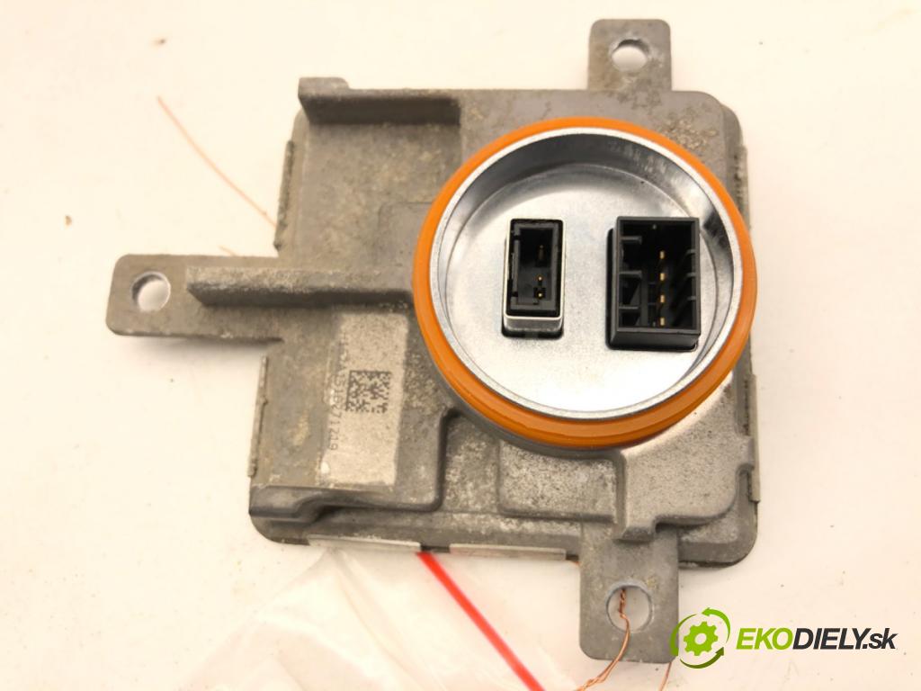 JAGUAR F-PACE SUV 2016 120 kW 2.0 TD4 1999 měnič XENON 1036060061 (Řídící jednotka xenonu)