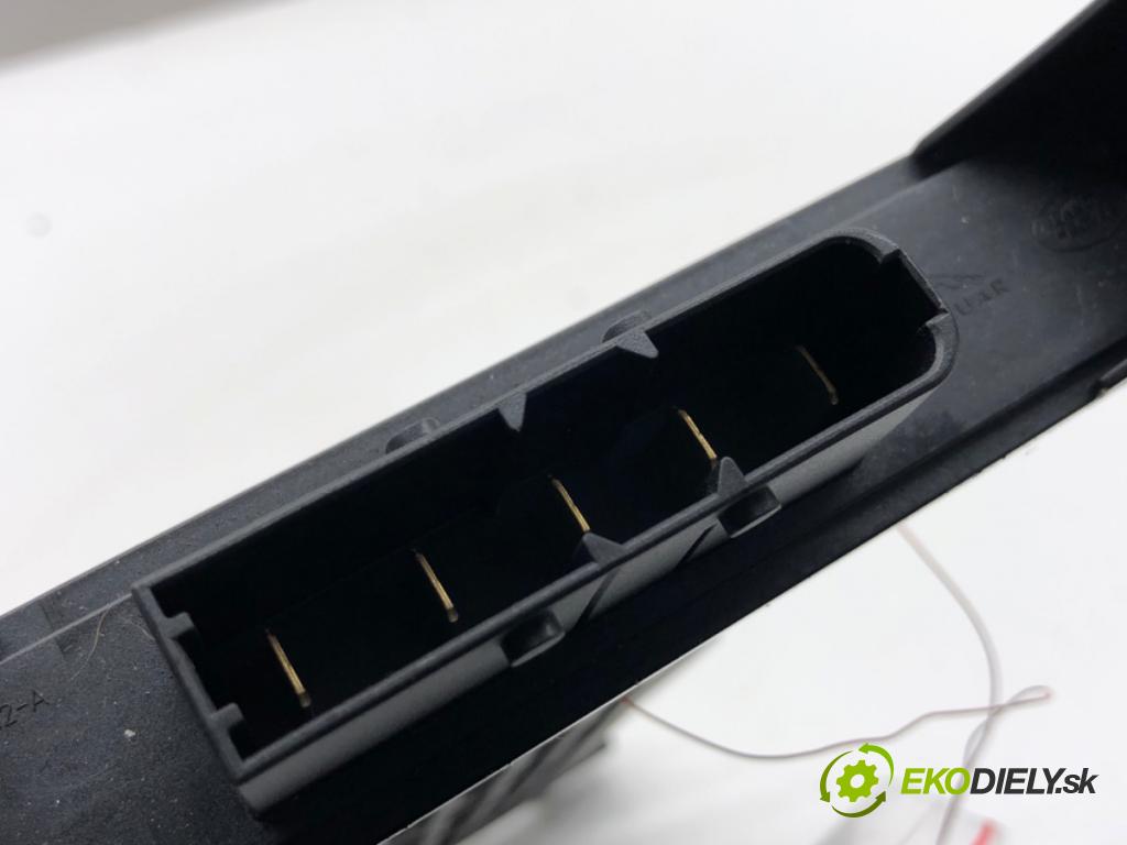 JAGUAR F-PACE SUV 2016 120 kW 2.0 TD4 1999 topné těleso radiátor topení GX73-18D652-A (Radiátor topení)