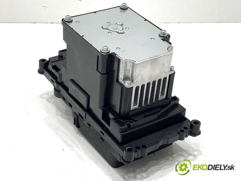 JAGUAR F-PACE SUV 2016 120 kW 2.0 TD4 1999 kulisa HX73-14C559-AA (Řadicí páka (kulisa) )