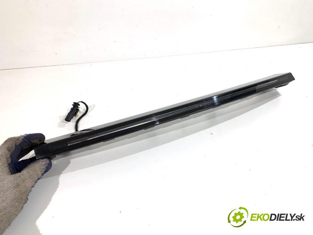 JAGUAR F-PACE SUV 2016 120 kW 2.0 TD4 1999 světlo brzdových světel FK7213A613