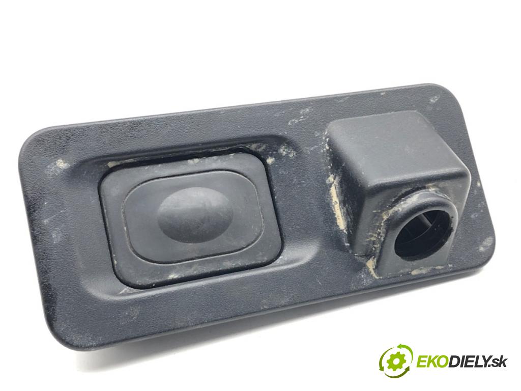 JAGUAR F-PACE SUV 2016 120 kW 2.0 TD4 1999 klika dveří zadní část HK83432B10BB