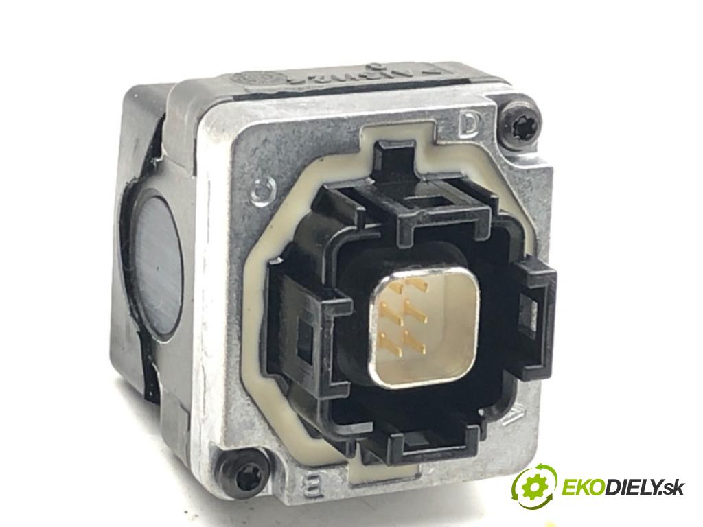 JAGUAR F-PACE SUV 2016 120 kW 2.0 TD4 1999 KAMERA HK83-19G590-BF