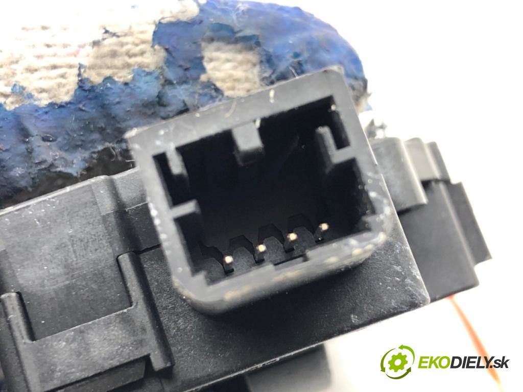 JAGUAR F-PACE SUV 2016 120 kW 2.0 TD4 1999 motor topení EFB497