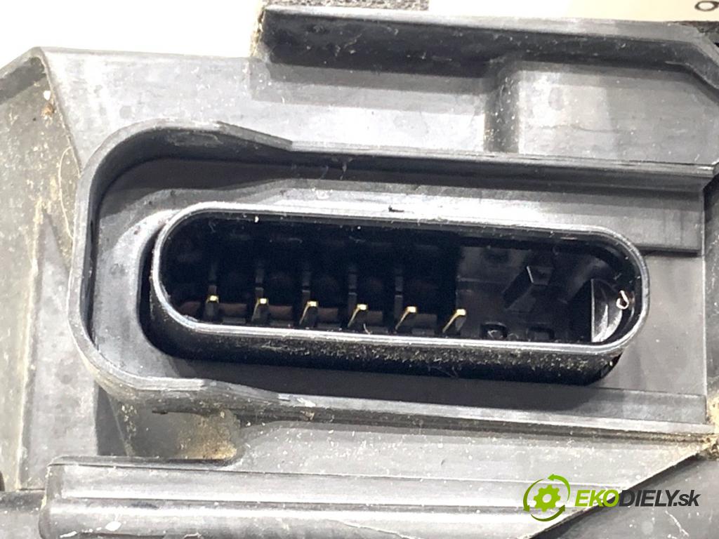 JAGUAR E-PACE SUV 2020 132 kW 2.0 D180 AWD 1999 zámok Dvere pravy predný J9C3-203A28-JC