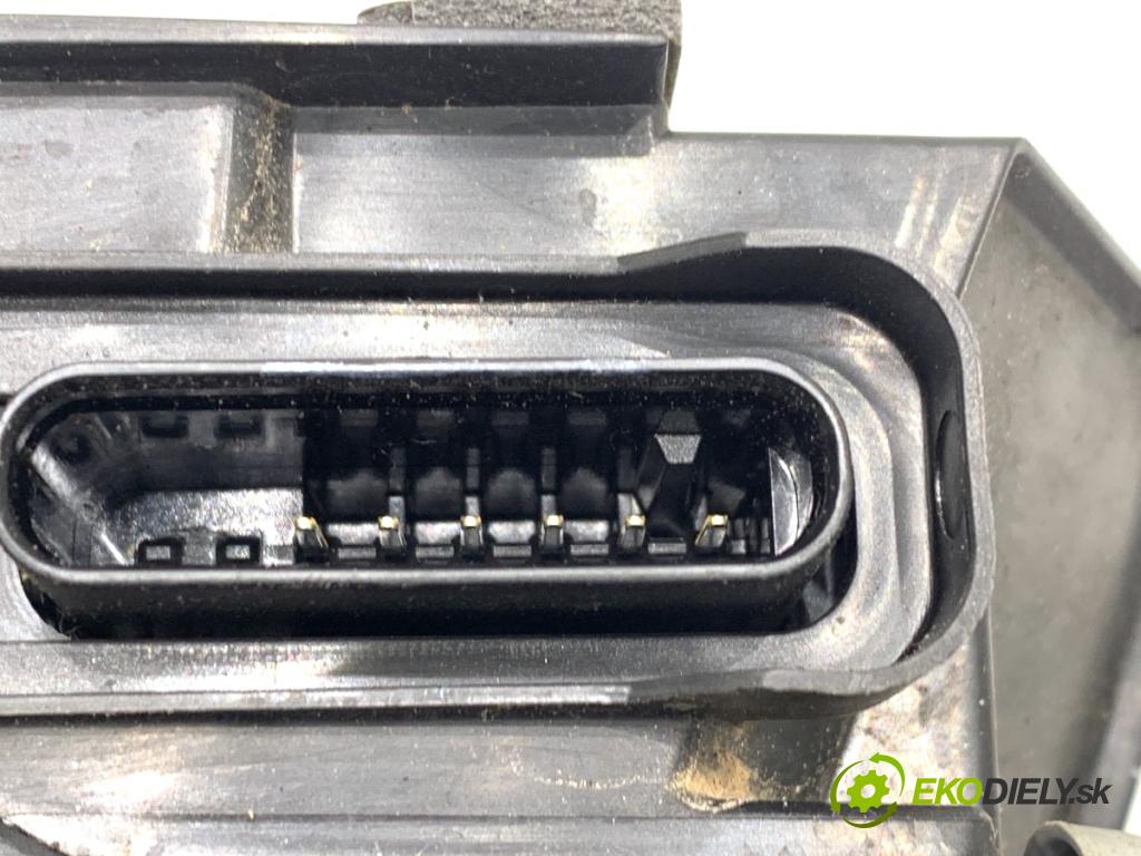 JAGUAR E-PACE SUV 2020 132 kW 2.0 D180 AWD 1999 zámok Dvere ľavy predný J9C3-203A29-EC