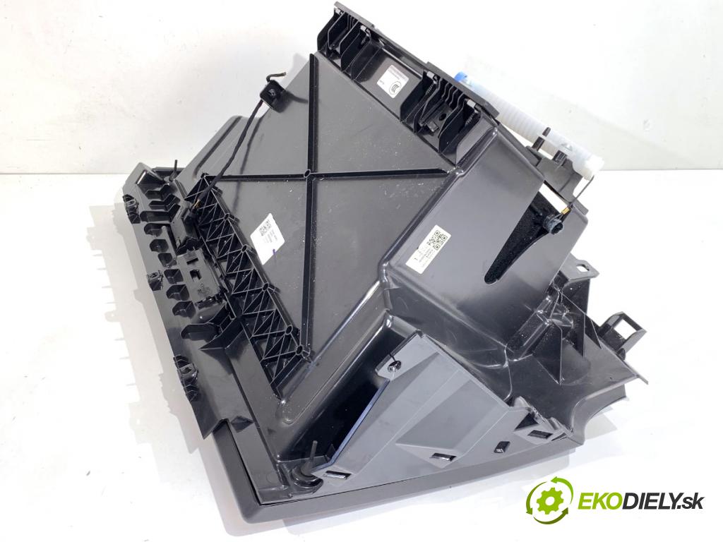 JAGUAR E-PACE SUV 2020 132 kW 2.0 D180 AWD 1999 Priehradka, kastlík spolujazdca  (Priehradka (kastlík))