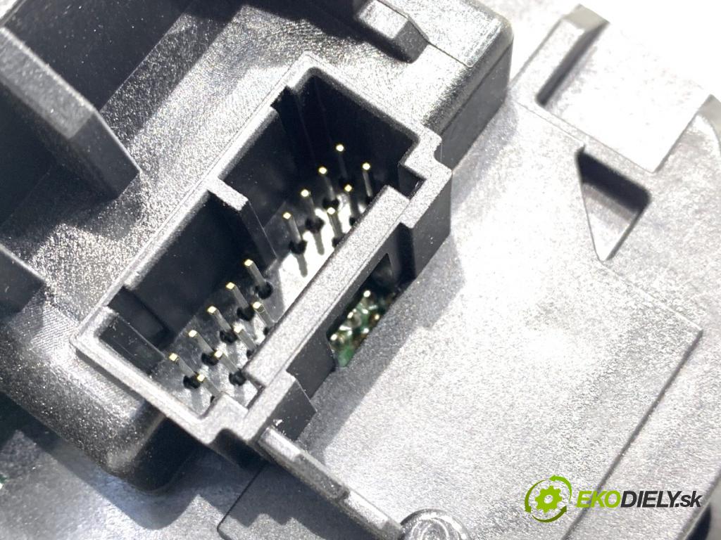 JAGUAR E-PACE SUV 2020 132 kW 2.0 D180 AWD 1999 Prepínač kombinovaný J9C3-13N064-FC (Prepínacie páčky pod volantom)