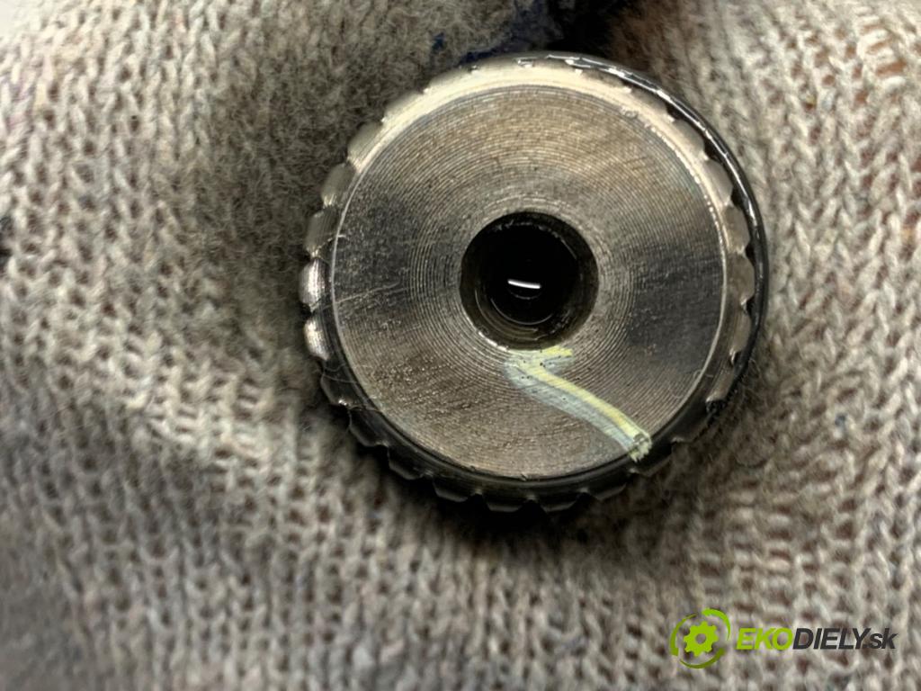 JAGUAR E-PACE SUV 2020 132 kW 2.0 D180 AWD 1999 poloos levý zadní část FK724B402AB