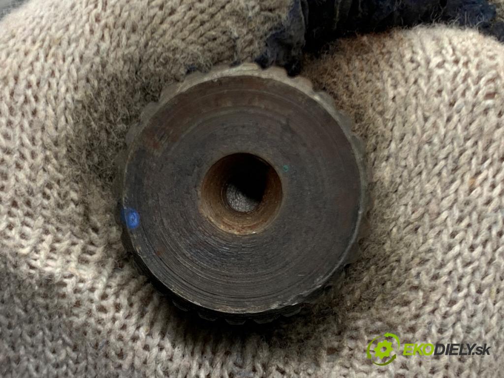 JAGUAR E-PACE SUV 2020 132 kW 2.0 D180 AWD 1999 Poloos pravy predný GJ32-3B436-CC