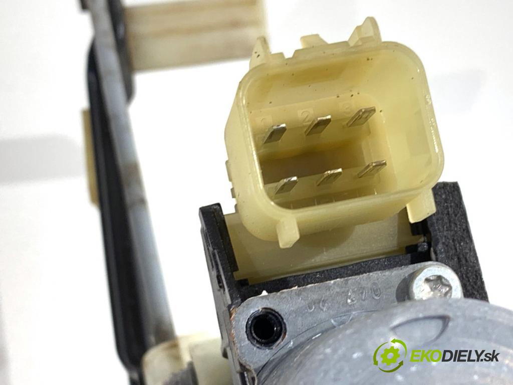 JAGUAR E-PACE SUV 2020 132 kW 2.0 D180 AWD 1999 mechanismus okna pravý zadní část J9C327000AB