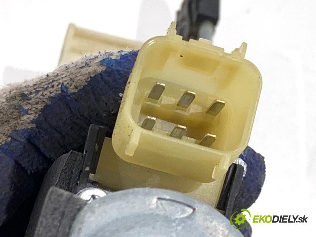 JAGUAR E-PACE SUV 2020 132 kW 2.0 D180 AWD 1999 mechanismus okna levý zadní část J9C327001AB